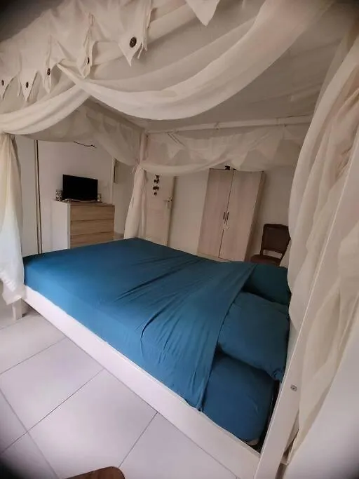 Agreable Appartement A 2 Pas De La Mer Les Trois-Ilets Apartment